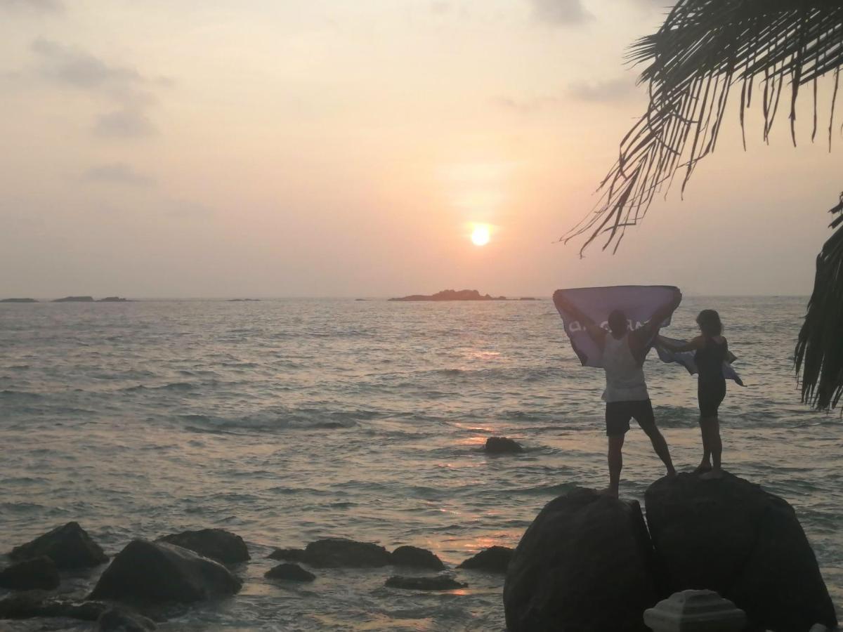 Happy beach resort Unawatuna Exterior foto