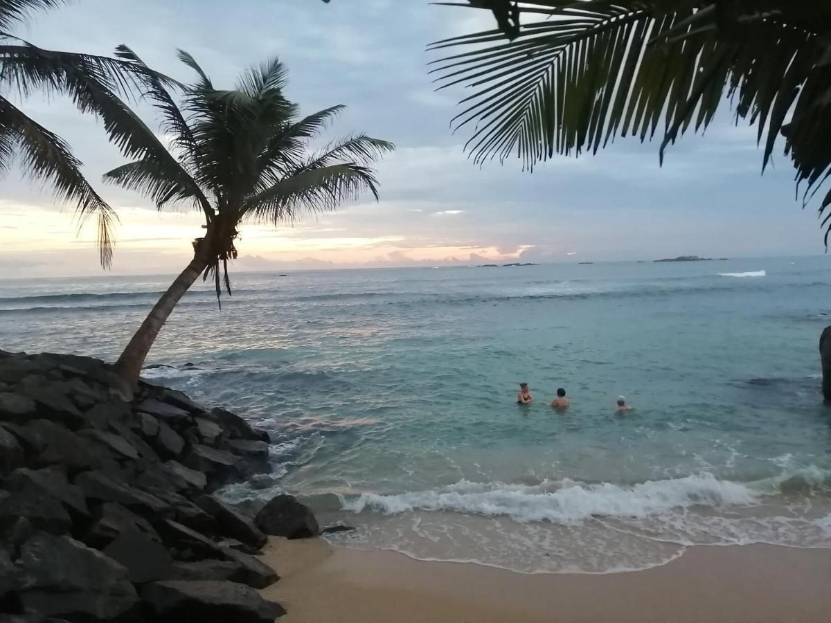 Happy beach resort Unawatuna Exterior foto